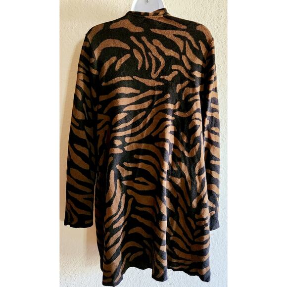 Charter Club Woman Black Brown Animal Print Gold Clasp Duster Cardigan 2X Plus - Picture 3 of 4